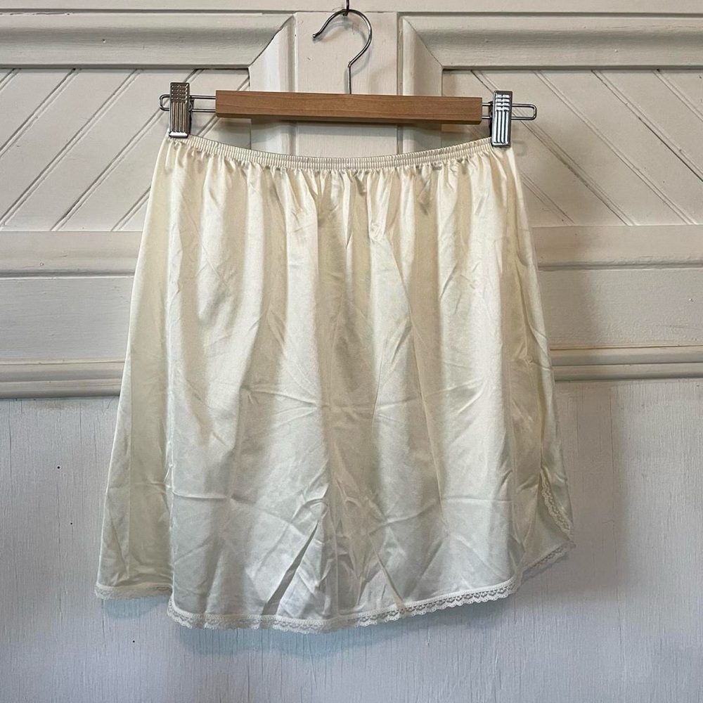 Vanity Fair Style 11-760 Off White Champagne Lace Side-Slit Half Slip Skirt